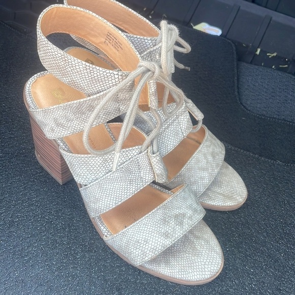 BC Born in California Vegan Snakeskin Heels Size 8.5 - Picture 3 of 10